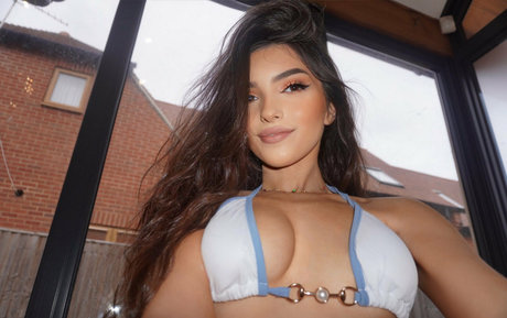 Peaboo art pornstar pic