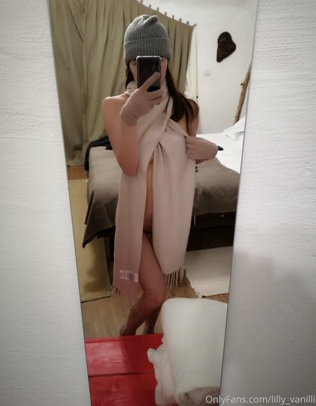 Lilly Vanilli model free pictures