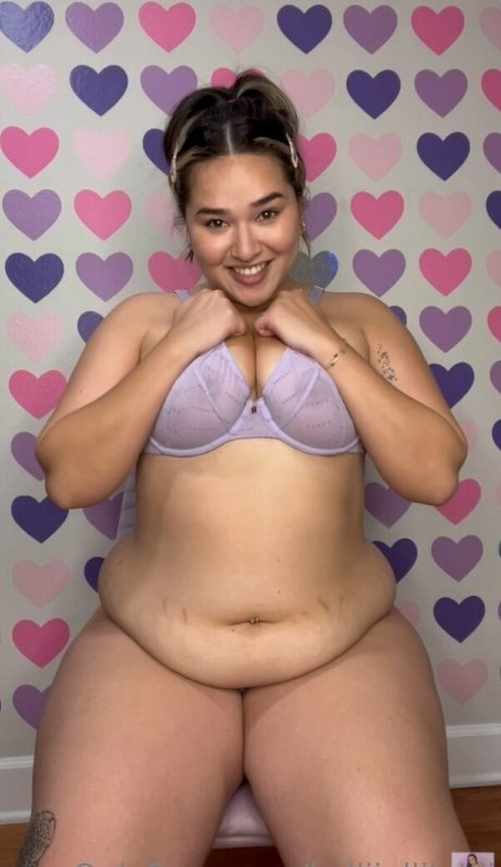 kellijellibelli model free img