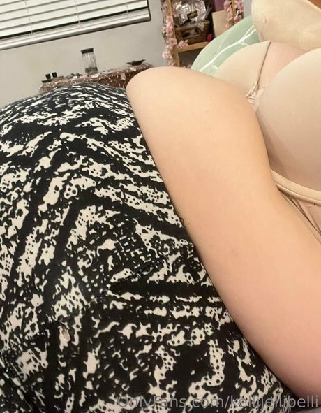 kellijellibelli erotic actress image