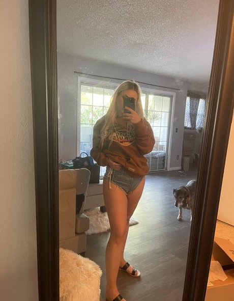 TheyCallMeKirby model hot pics