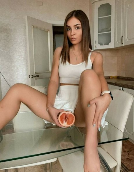 Tasya mini model hd images