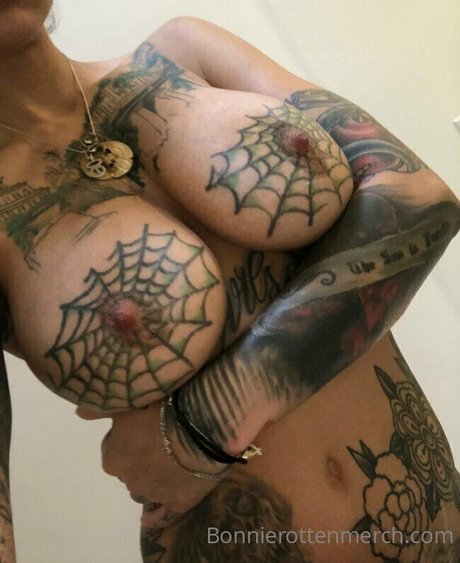 Bonnie Rotten model sexy pic