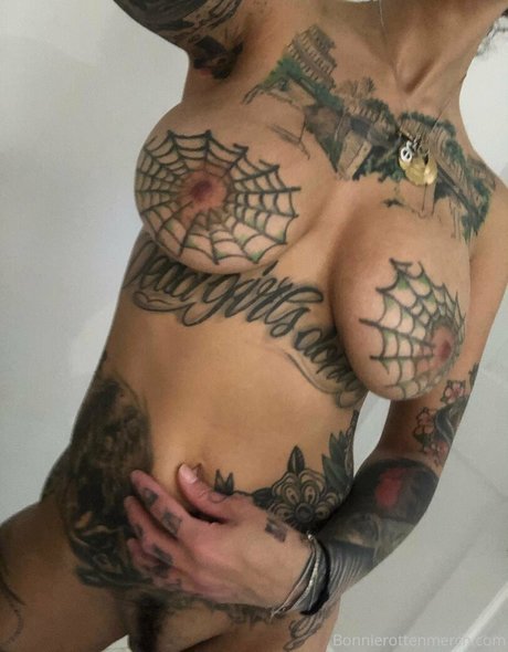 Bonnie Rotten model hot image