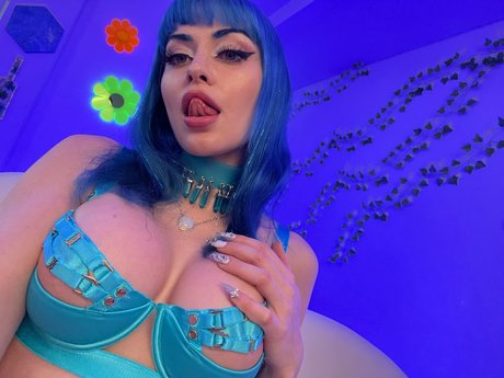 jewelzblu model pretty pics