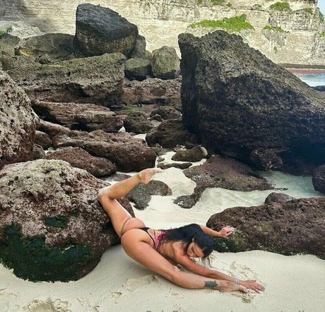 gymnast alina naked model photo