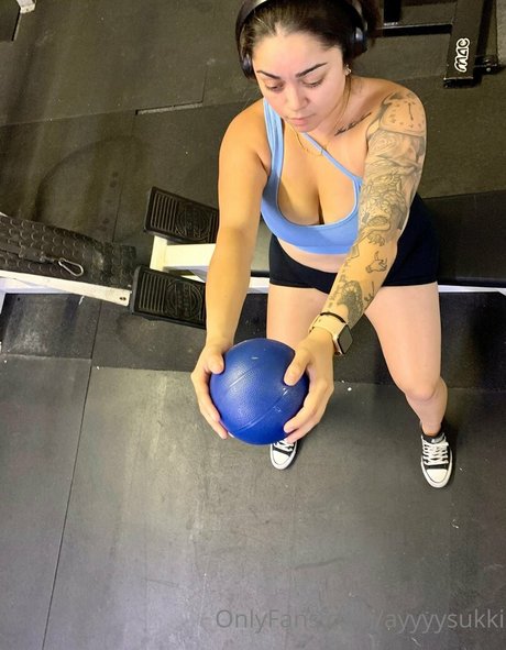 female popular onlyfans beautiful nude pic