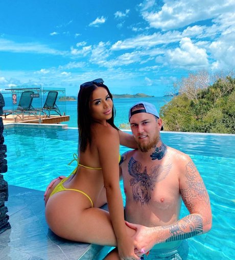 gay influencer onlyfans porn pic