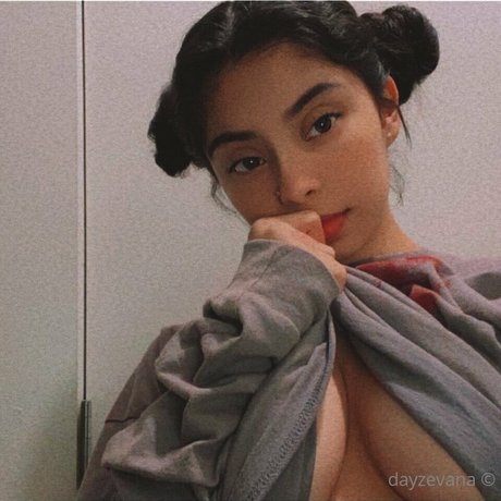 dayzevana nice actress photos