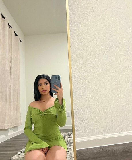 dayzevana hot actress galleries