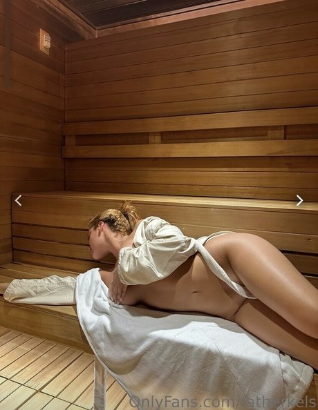 busty mom onlyfans porn gallery