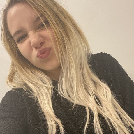 shemale handjob onlyfans pornographic archive