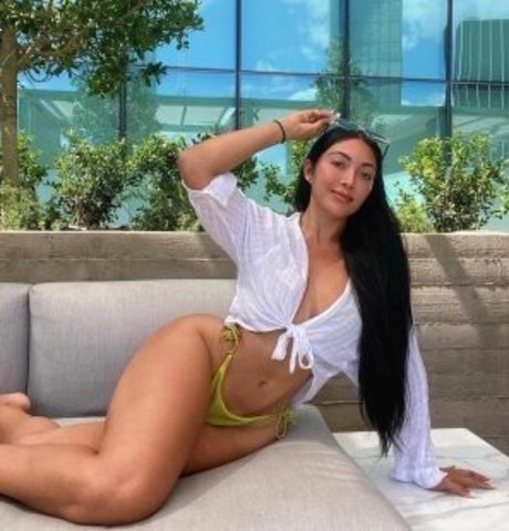 skinny shemale onlyfans erotic pic