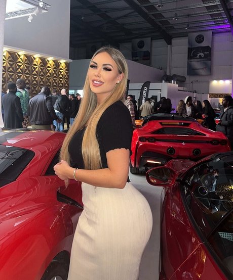 Lisa Amber model high quality archive