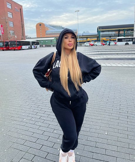 Lisa Amber star free gallery