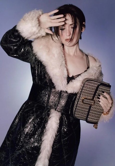 Winona Ryder model sexy pics