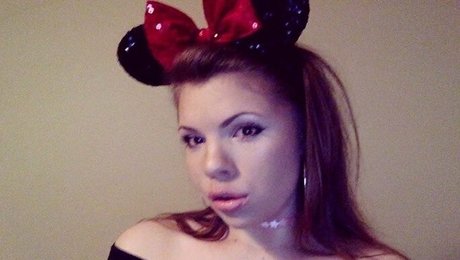 bigbuttbambii naked model gallery