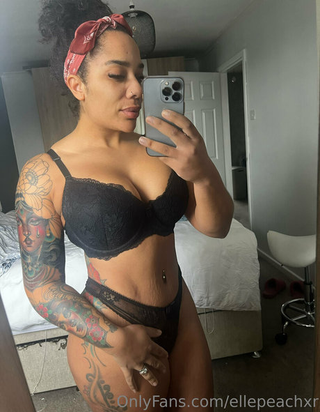 ellepeachxr star art photos