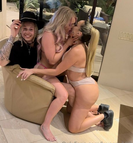 kweezy100 pornographic actress pictures