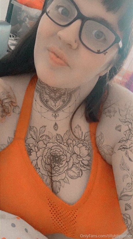 tillybbyxofree nude star galleries