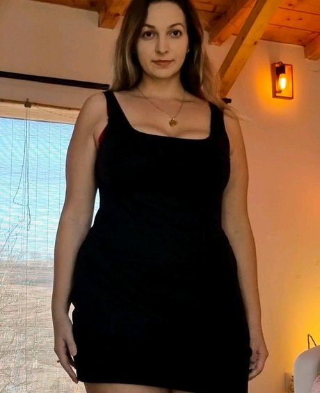 busty onlyfans beautiful xxx img