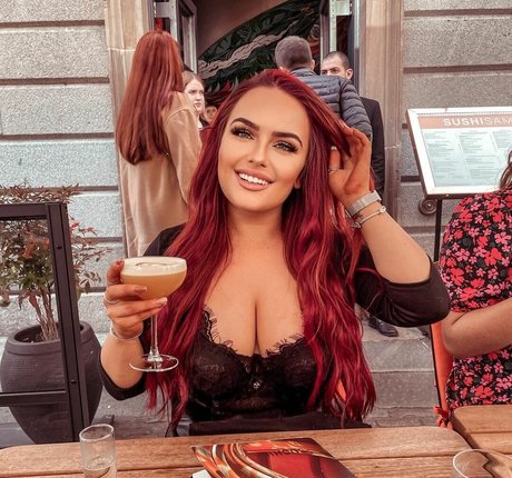 Shauni Rixon exclusive star img