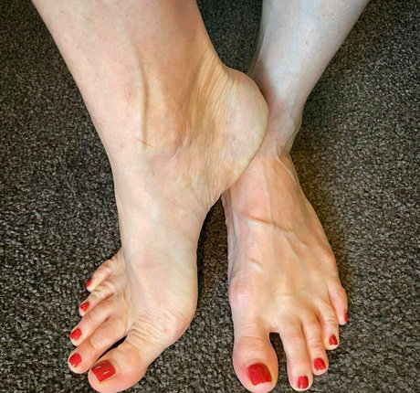 fridayfancyfeet xxx model image