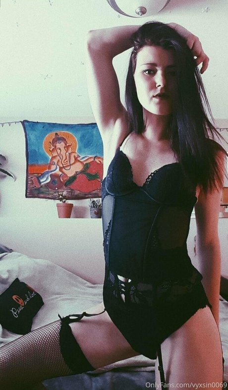 vyxsin0069 sexy actress pics