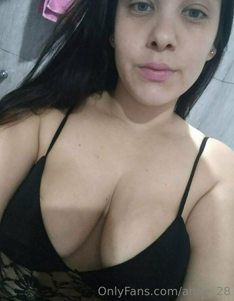 anne 28 nudes model image