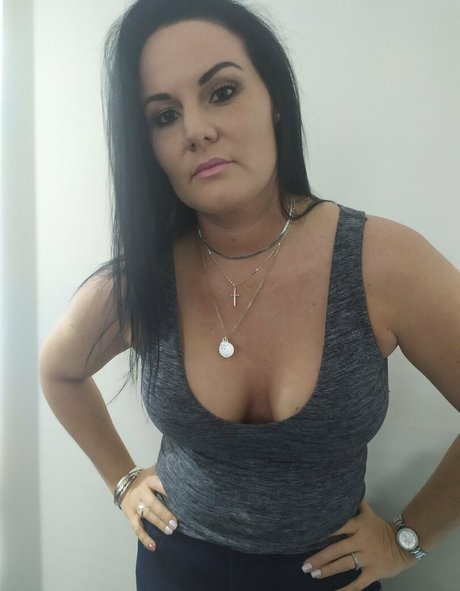 chanelbeexx nude pornstar images