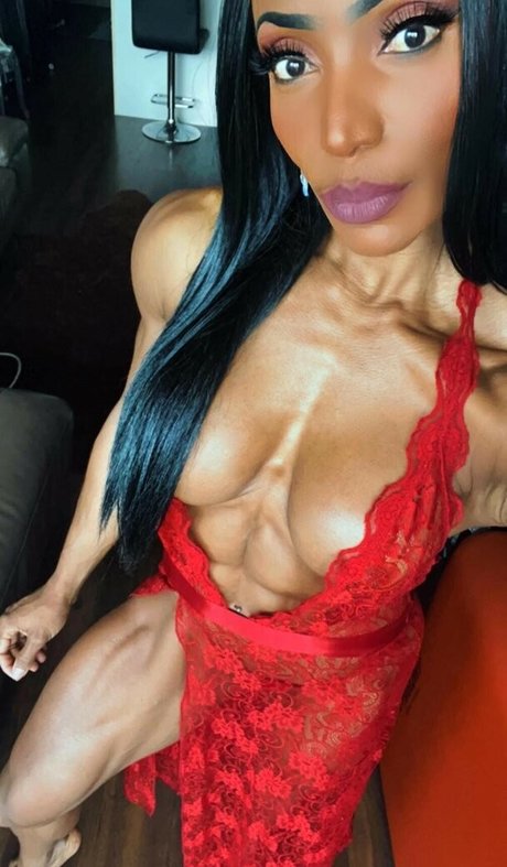 Maggie Watson beautiful actress pic