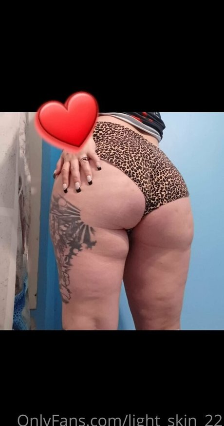 light skin 22 star hot pictures