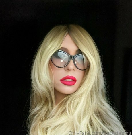 backstaging pornstar nude photos