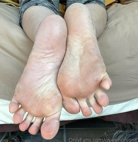 queenofvans model nude pic