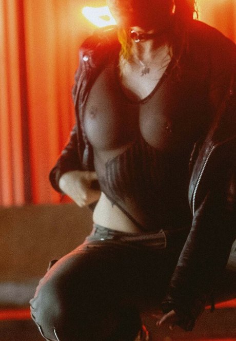 Skyhook Suicide naked star pic