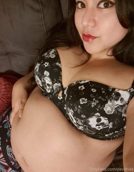 devithikk nude model image