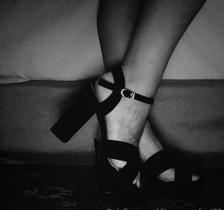 lunascutefeet99 model nudes img