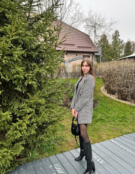 lili babe star naked picture