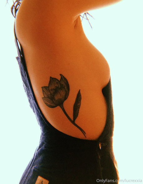 lucrexxia nudes model gallery