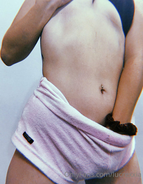 lucrexxia model porn photo