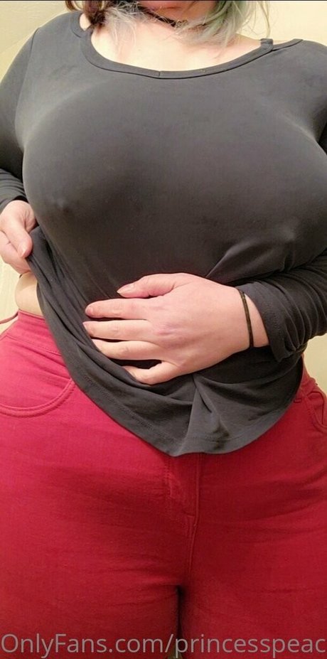 princesspeachrings sexy actress photo