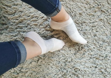 misstinyfeets star erotic photos