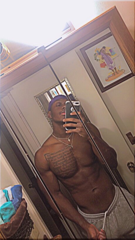 Josh_ naked star photos