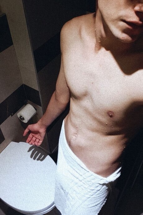 wrhol star naked photo