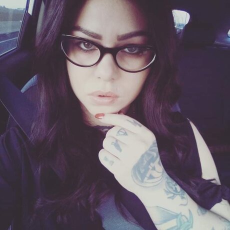 Nikki Love Sixx pornstar pretty pics