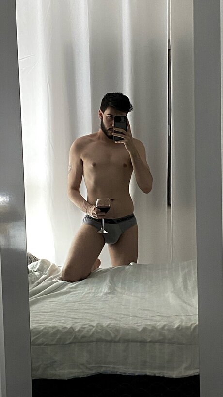 Samu Angel naked model picture