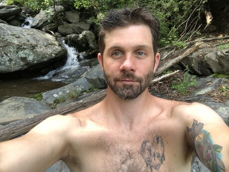 Heartisaknife star naked photos