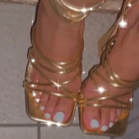 Favourable Feet model hd photo