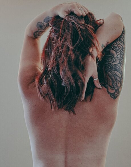 Natalie Louise star top photo