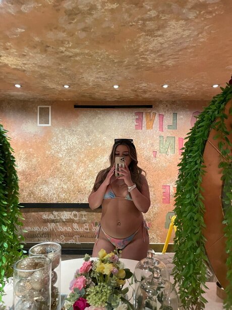 Raylenee pornographic model img